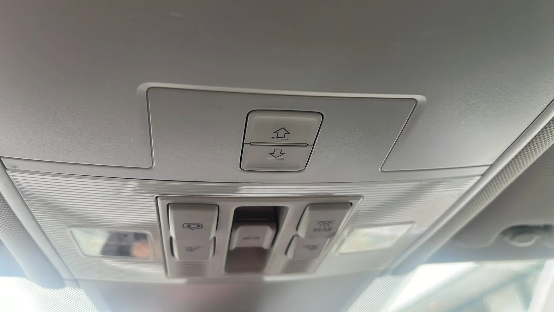 Used 2019 Volkswagen Tiguan SEL Premium image 20