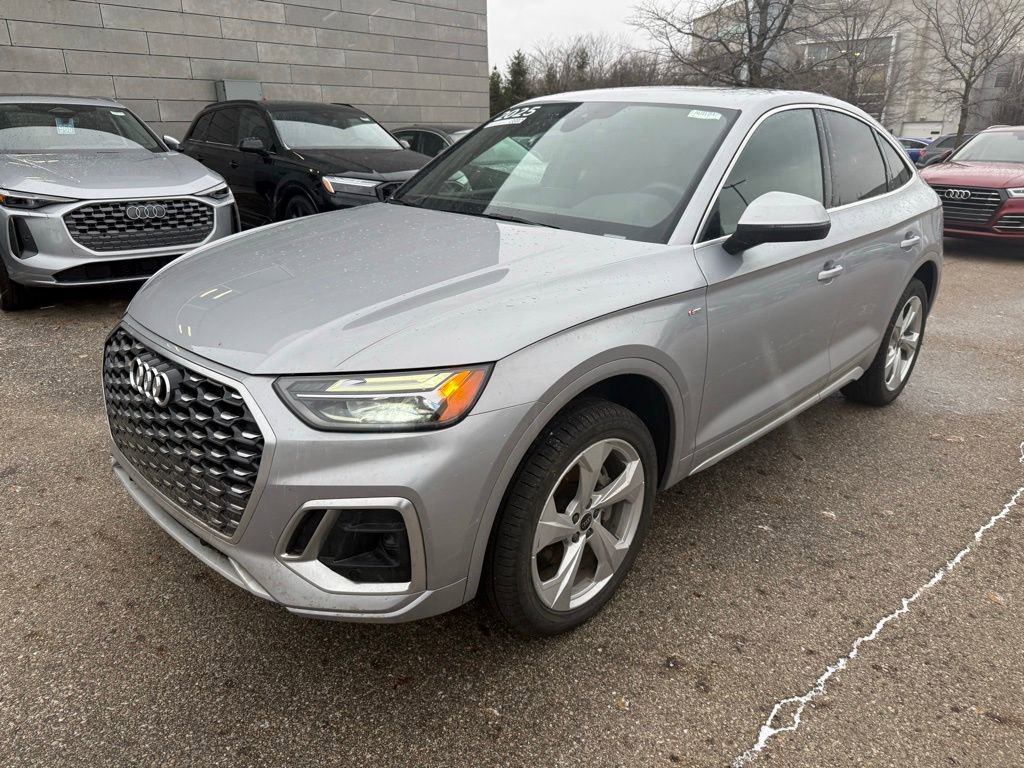 Certified 2025 Audi Q5 2.0T Premium Plus w/ Premium Plus Package image 3