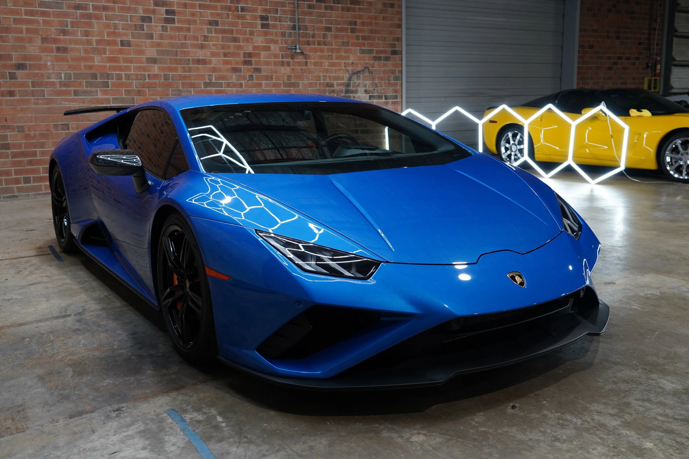 Used 2020 Lamborghini Huracan EVO image 5
