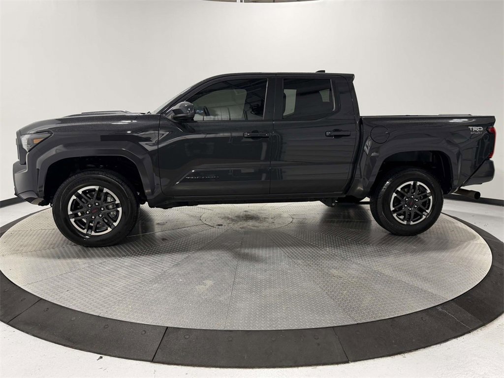 Used 2025 Toyota Tacoma TRD Sport image 4
