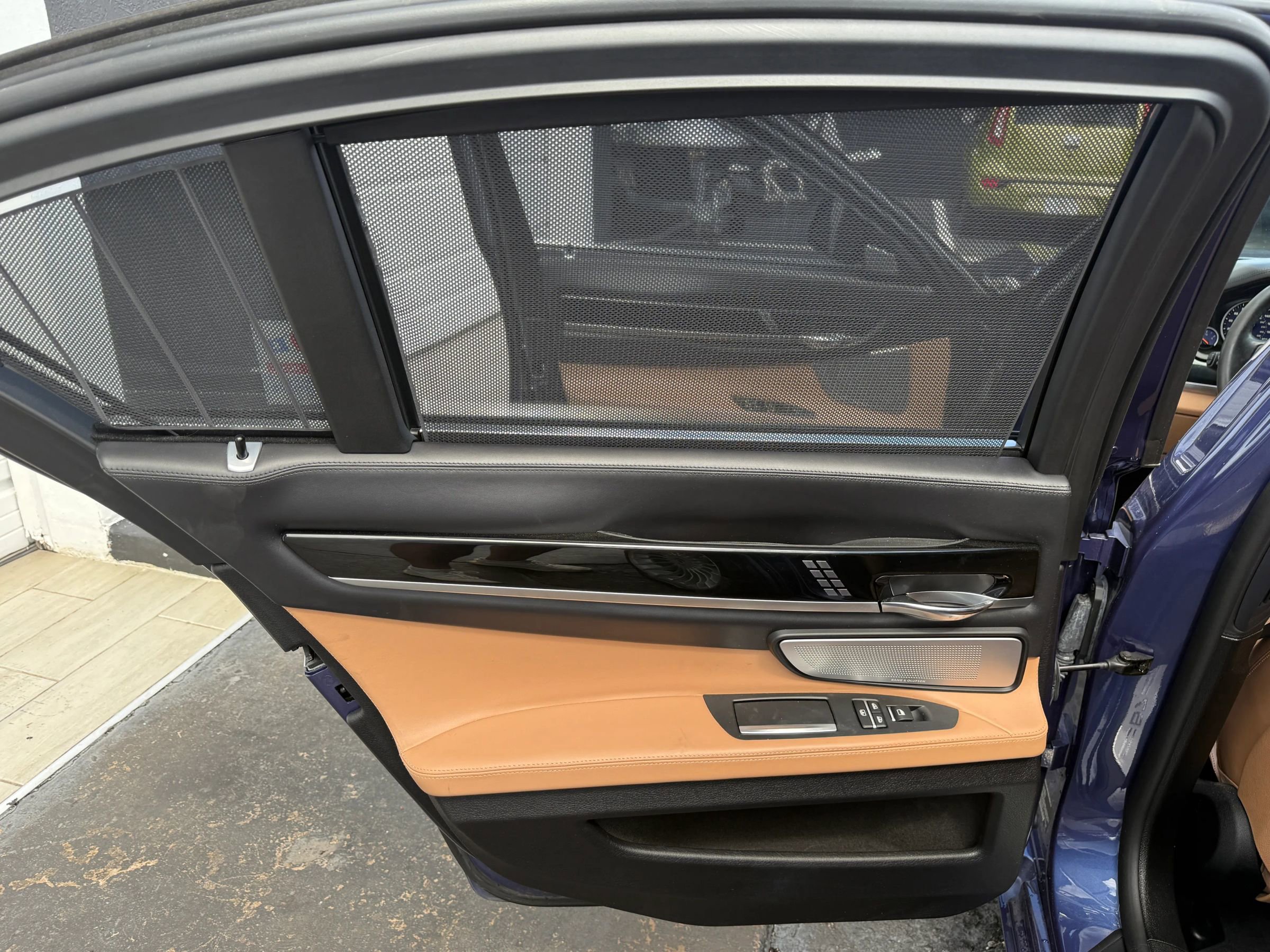 Used 2013 BMW ALPINA B7 xDrive image 17