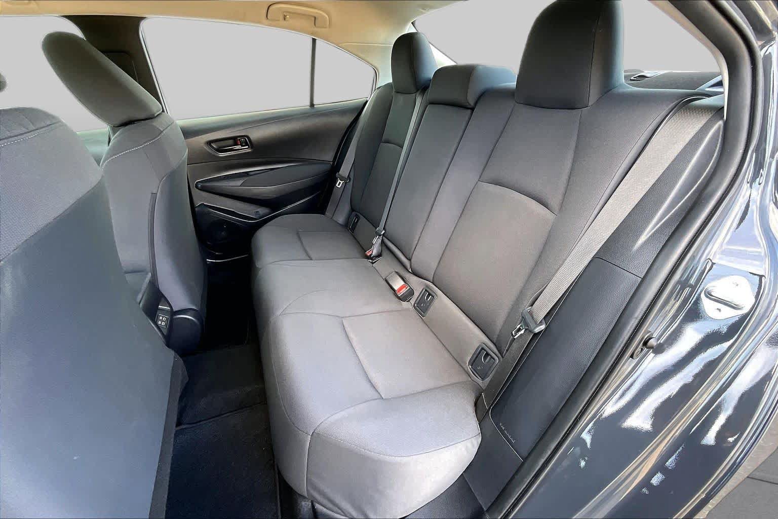 Used 2025 Toyota Corolla LE FWD image 21