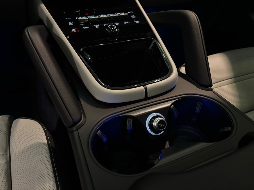 Certified 2025 Porsche Cayenne image 20