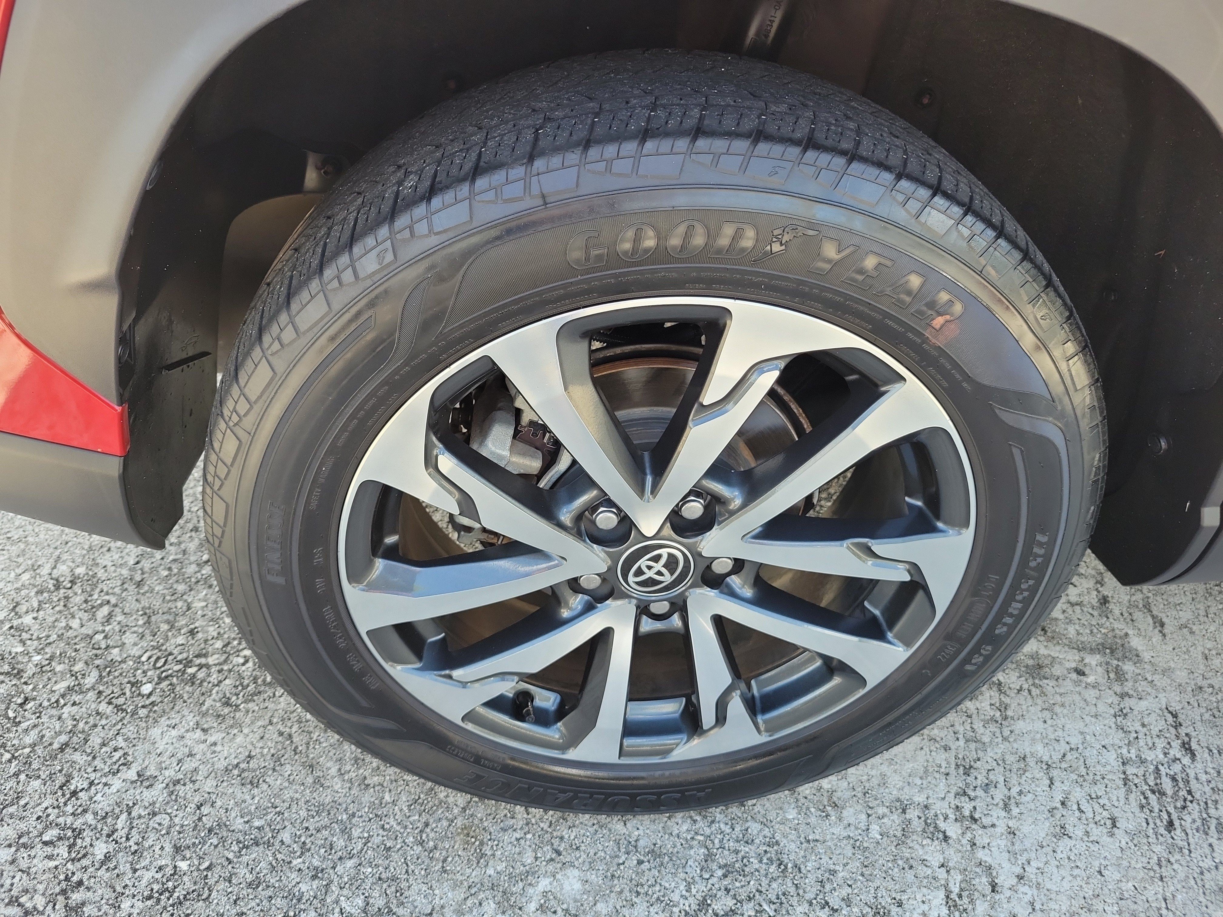 Used 2022 Toyota Corolla Cross XLE FWD image 8