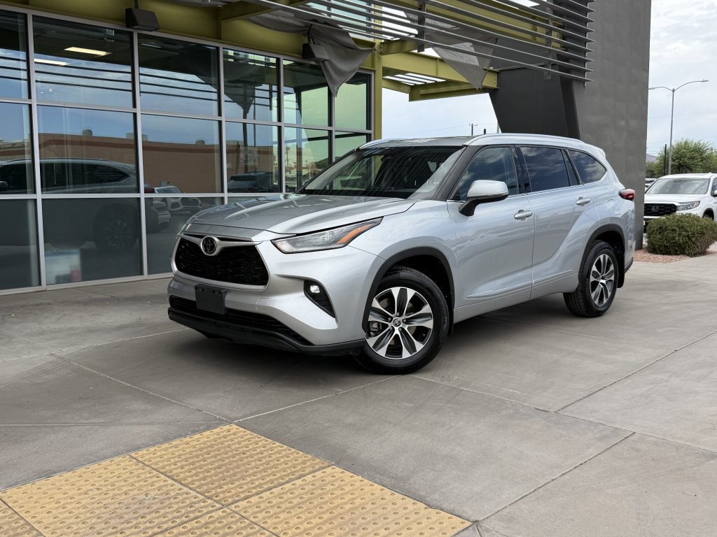 Used 2021 Toyota Highlander XLE