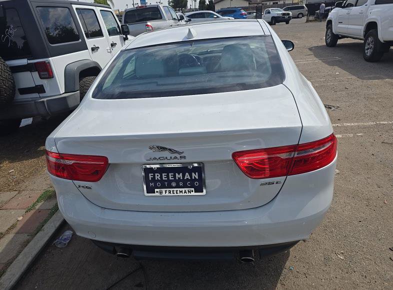 Used 2019 Jaguar XE RWD image 5