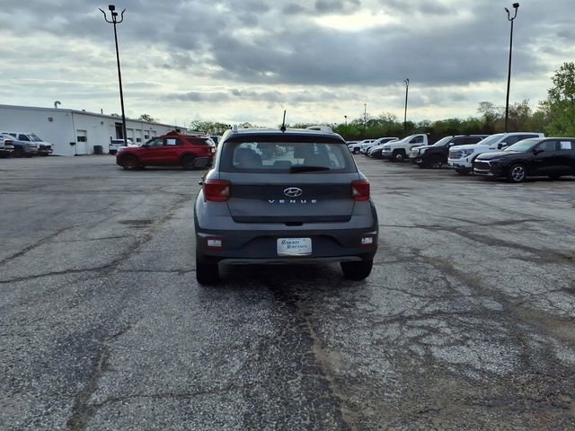 Used 2025 Hyundai Venue SEL FWD image 29