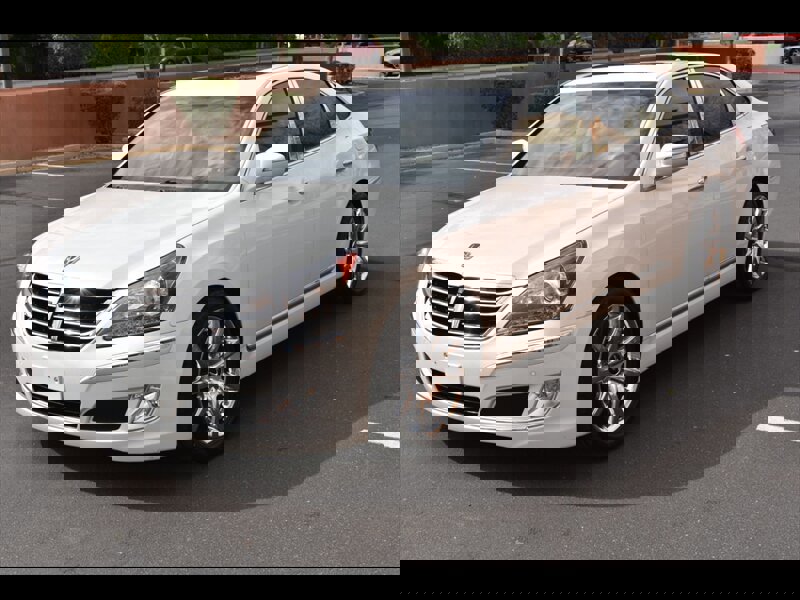 Used 2013 Hyundai Equus Ultimate image 3