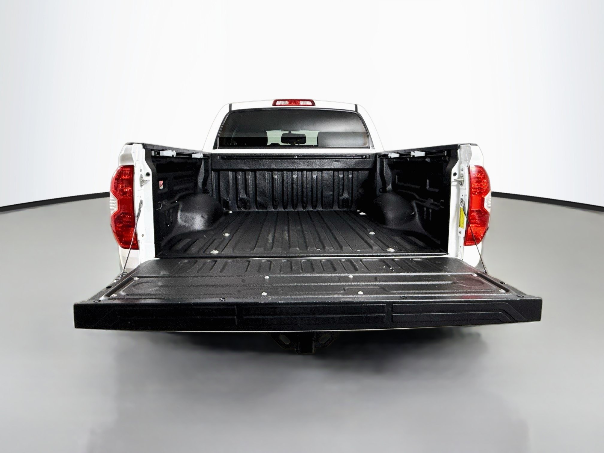 Used 2017 Toyota Tundra SR5 AWD/4WD image 29