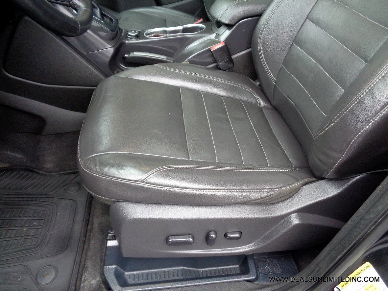 Used 2016 Ford Escape Titanium image 8