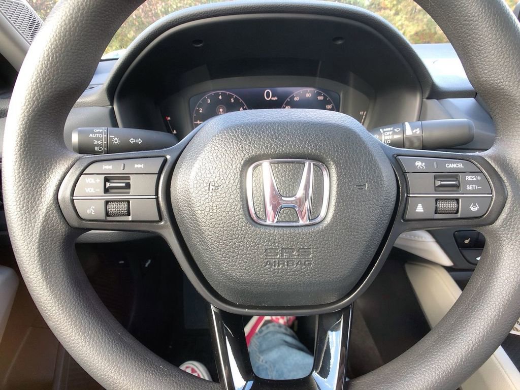 Used 2025 Honda Accord SE image 14