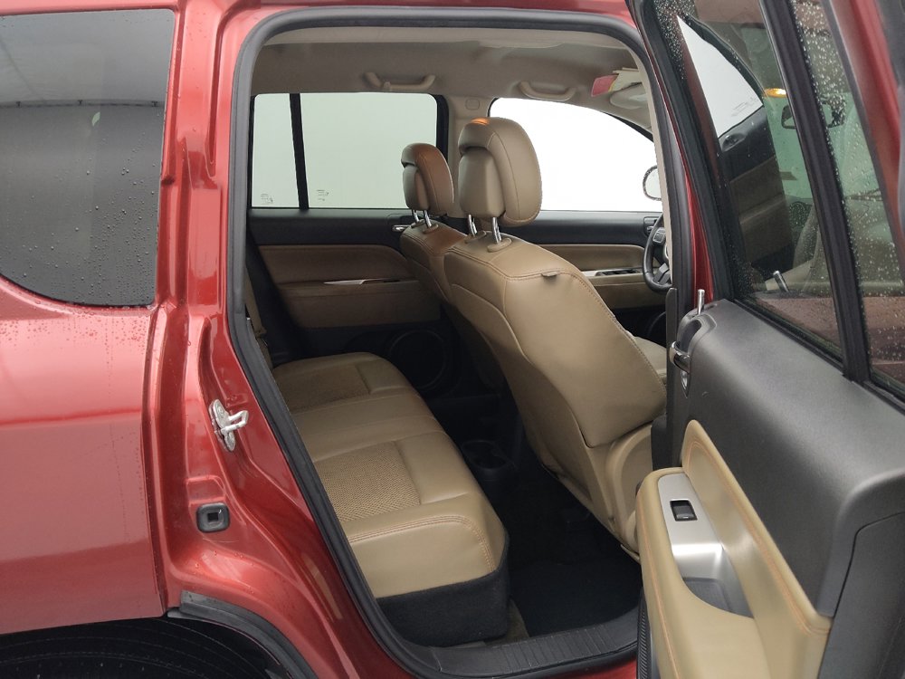 Used 2014 Jeep Compass Latitude FWD image 19