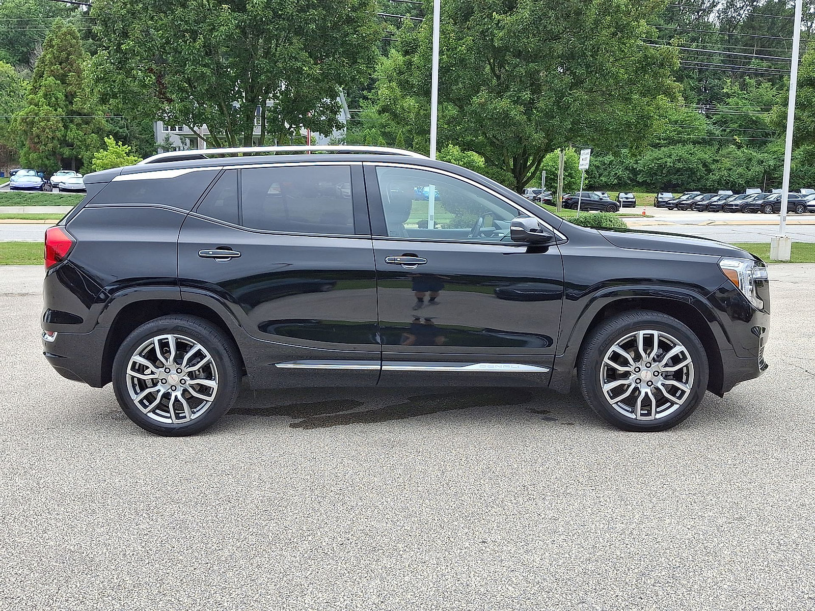 Certified 2023 GMC Terrain Denali w/ Denali Premium Package AWD/4WD image 26