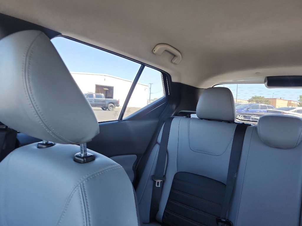 Used 2024 Nissan Kicks SR w/ SR Premium Package FWD image 31