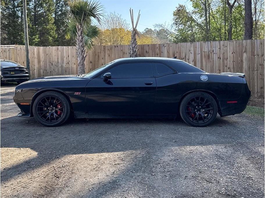 Used 2015 Dodge Challenger SRT w/ Technology Group RWD image 6