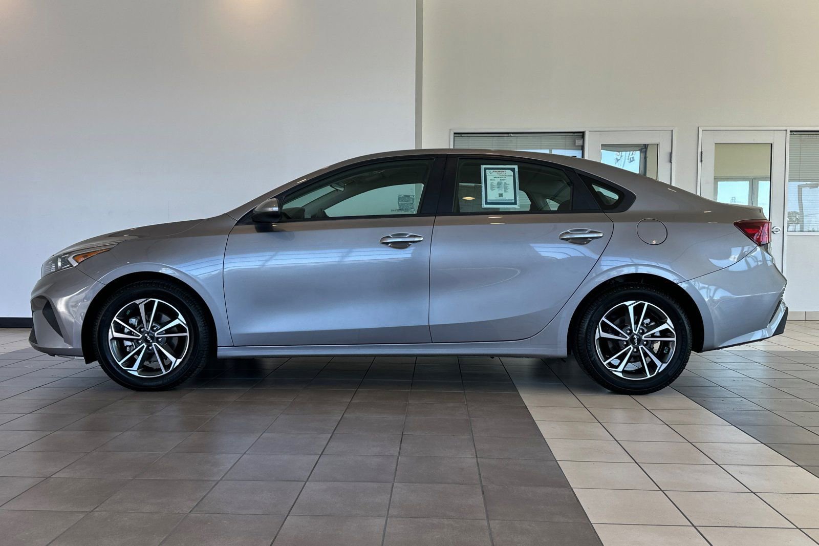 Used 2023 Kia Forte LXS image 7