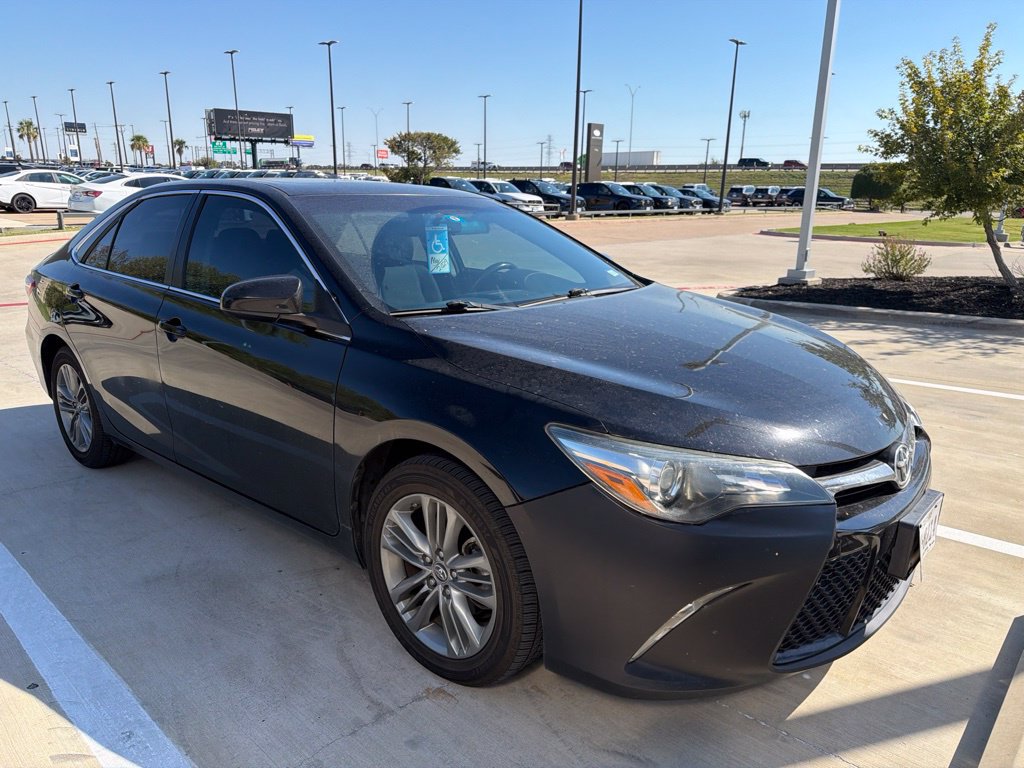 Used 2017 Toyota Camry SE w/ Moonroof Package FWD image 14