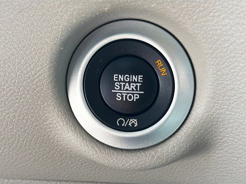 Used 2022 Chrysler Pacifica Touring-L image 33