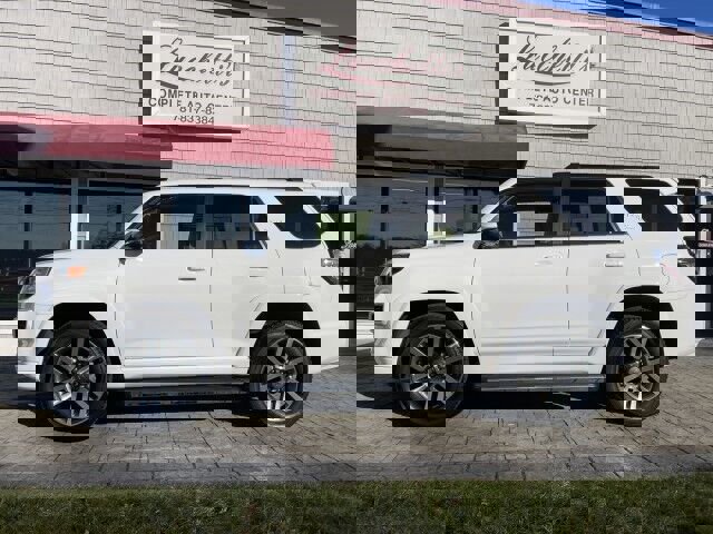 Used 2024 Toyota 4Runner TRD Sport w/ Technology Package image 2