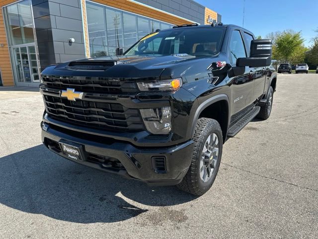 Used 2024 Chevrolet Silverado 2500 Custom w/ Custom Value Package AWD/4WD image 2