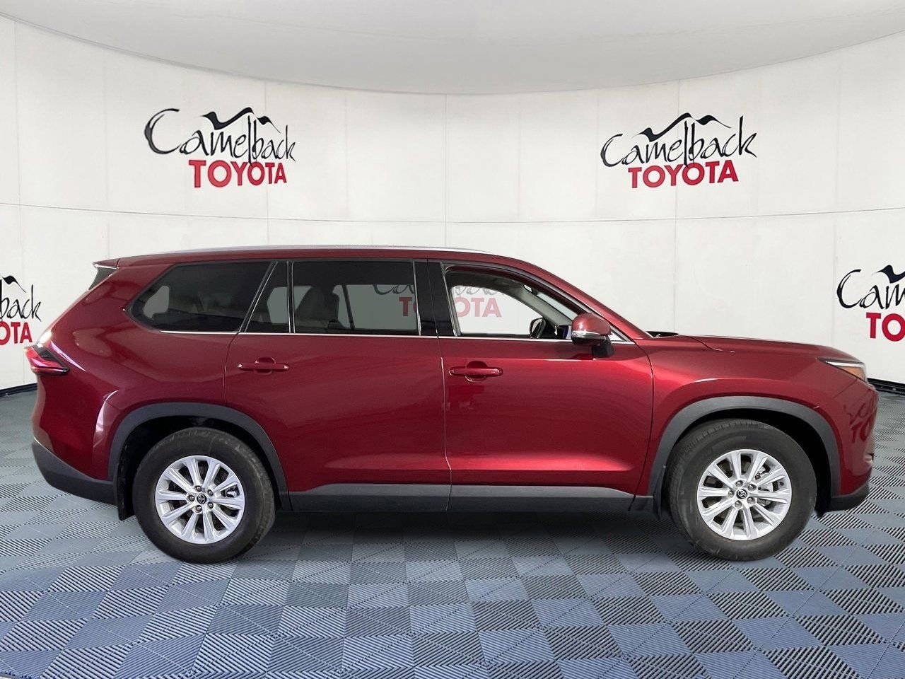 Used 2024 Toyota Grand Highlander XLE AWD/4WD image 8