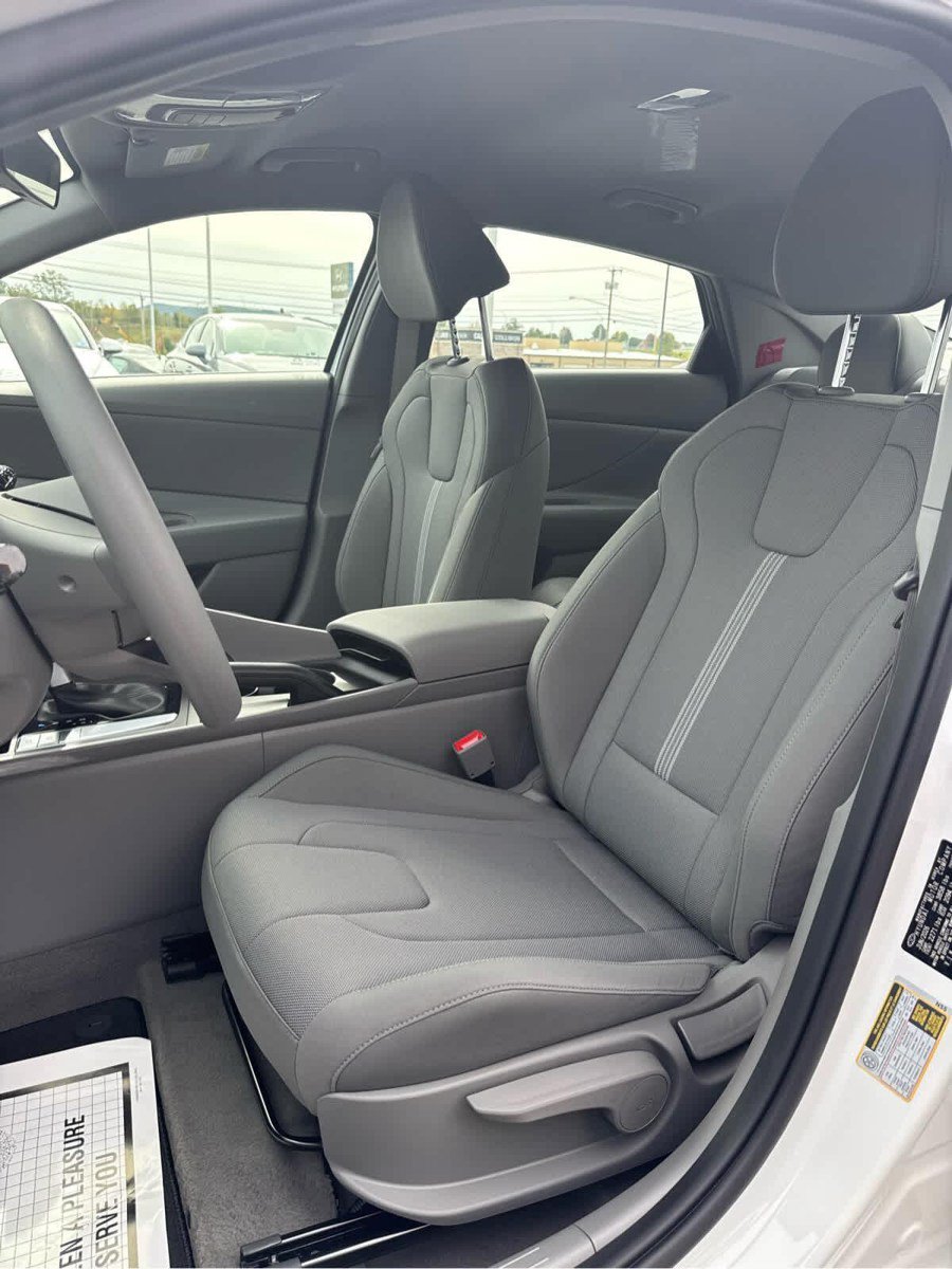 New 2026 Hyundai Elantra SE FWD image 23