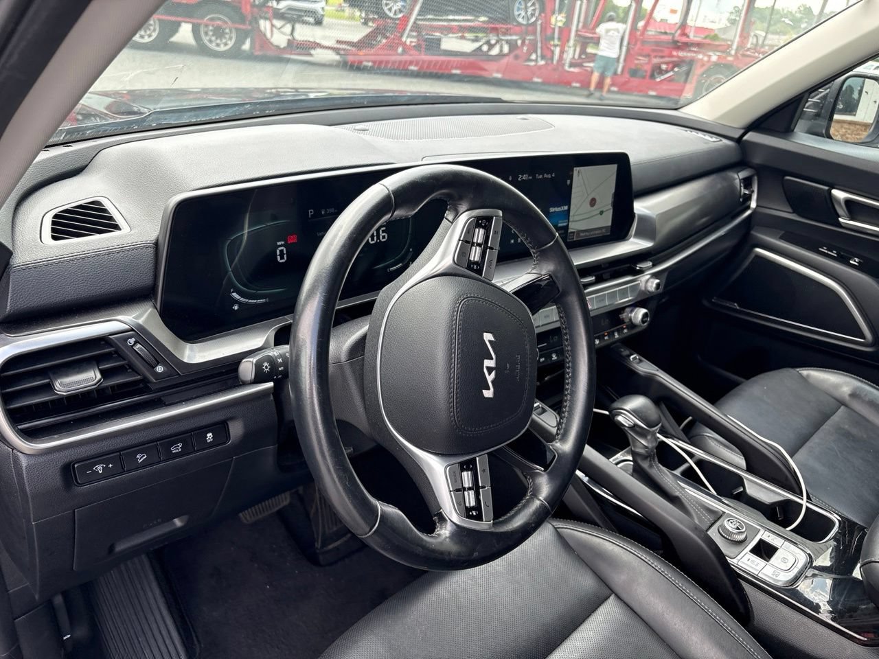 Used 2025 Kia Telluride S FWD image 4