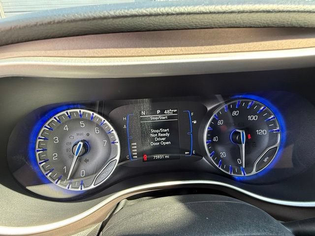 Used 2018 Chrysler Pacifica Touring Plus w/ Tire & Wheel Group FWD image 18