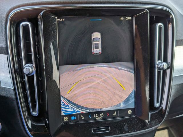 Used 2023 Volvo XC40 B5 Core image 15