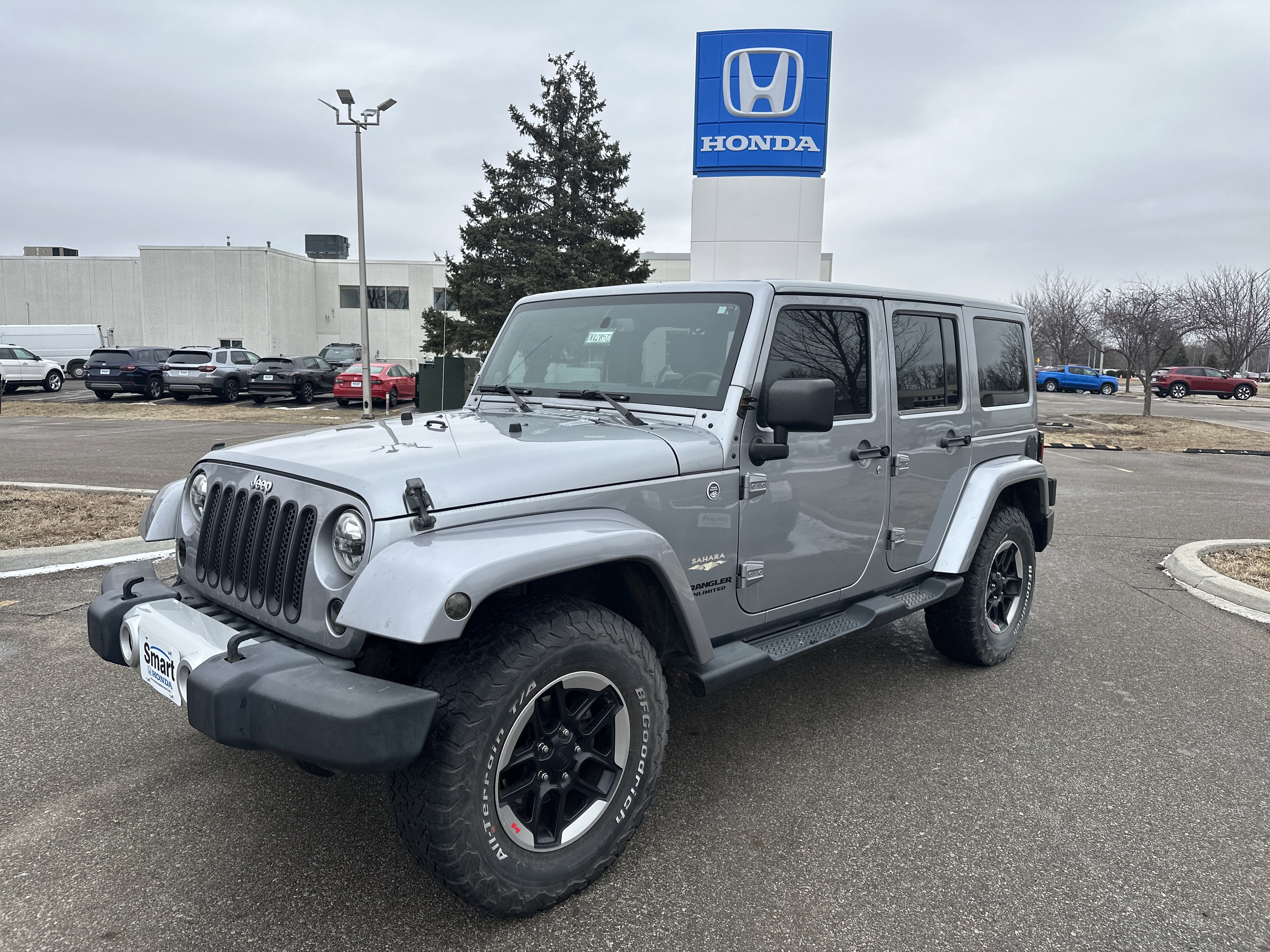 Used 2013 Jeep Wrangler Unlimited Sahara w/ Connectivity Group image 1