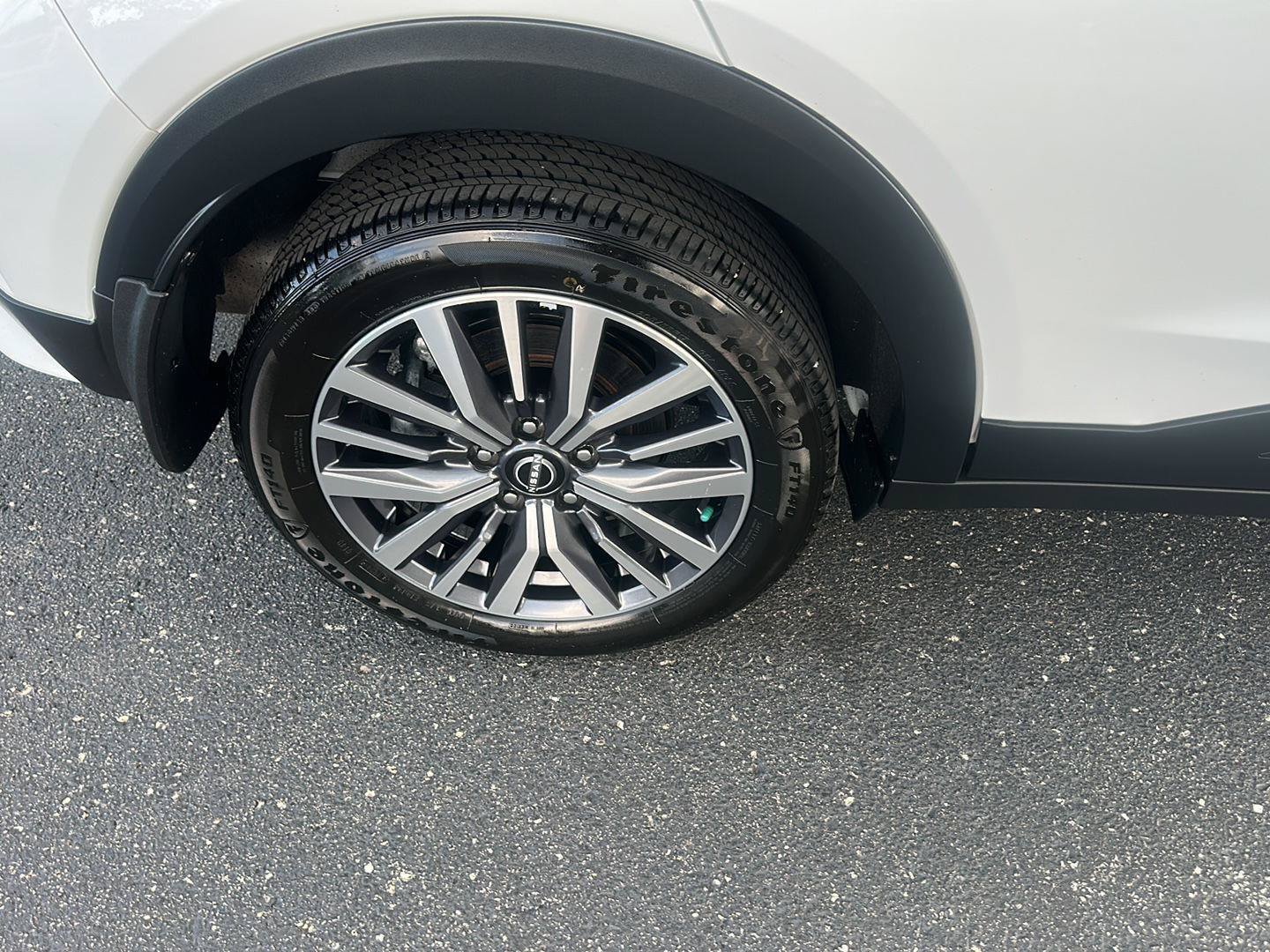 Used 2024 Nissan Kicks SV FWD image 9