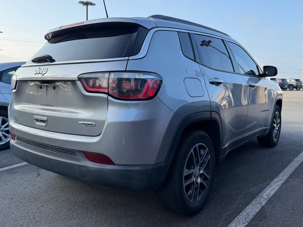 Used 2018 Jeep Compass Latitude w/ Popular Equipment Group FWD image 18
