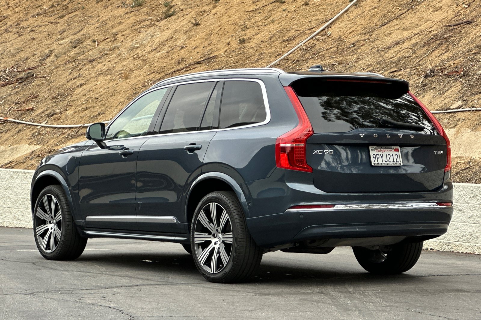 Used 2025 Volvo XC90 T8 Plus AWD/4WD image 6