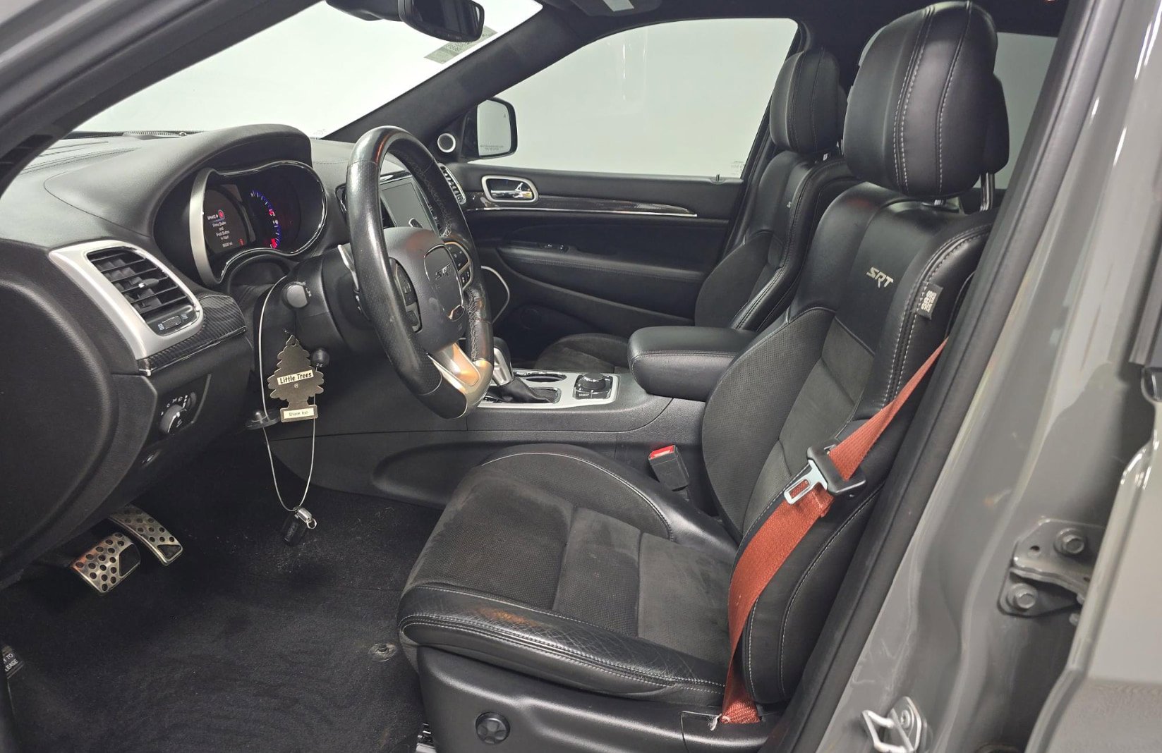 Used 2020 Jeep Grand Cherokee SRT AWD/4WD image 5