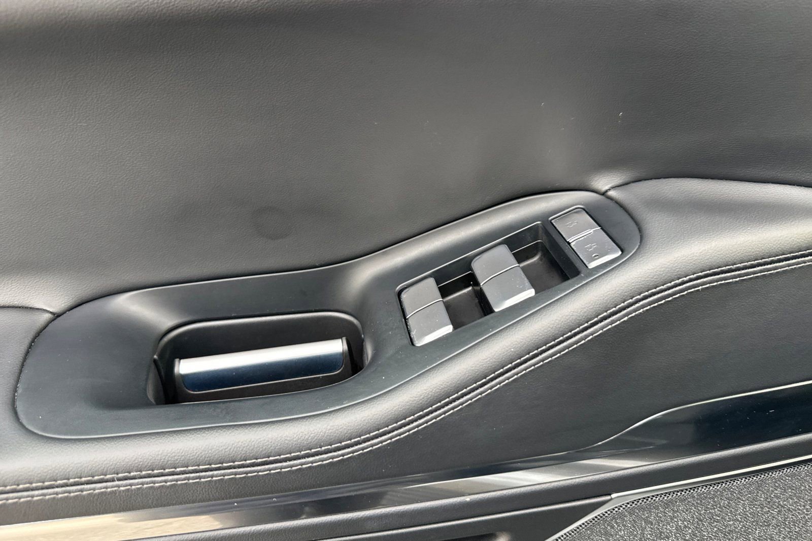 Certified 2025 Lincoln Navigator L Reserve image 11