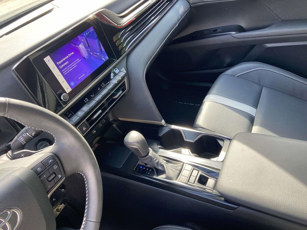 Used 2025 Toyota Camry SE w/ Convenience Package FWD image 27