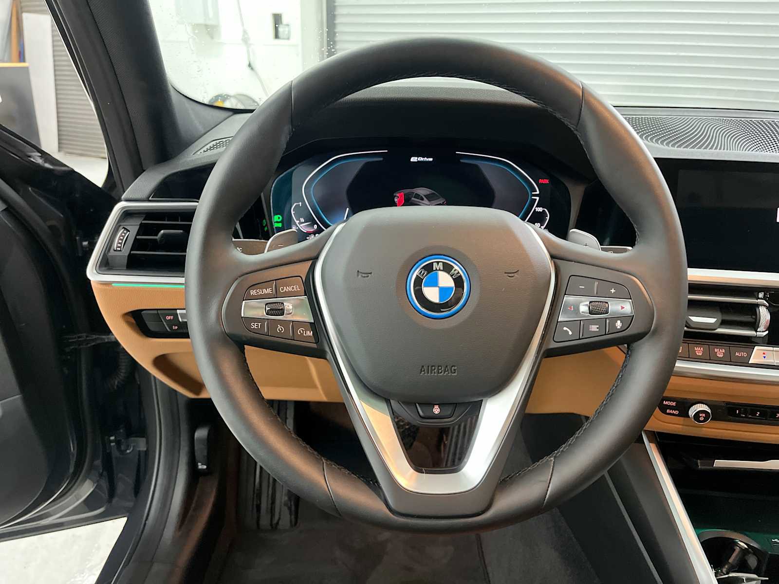 Used 2022 BMW 330e xDrive w/ Premium Package AWD/4WD image 17