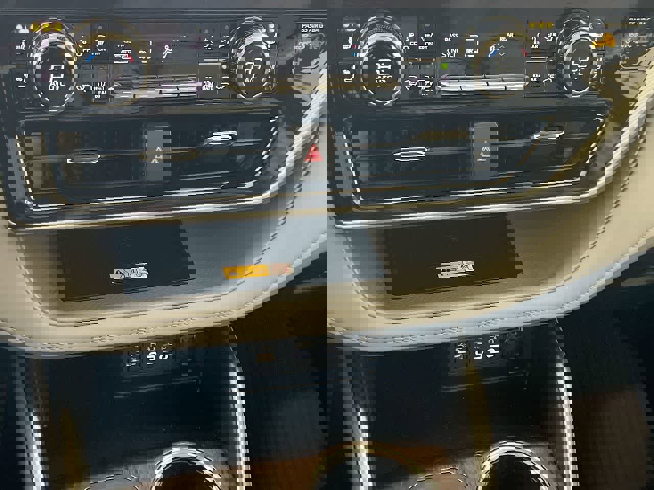 Used 2024 Toyota Highlander Platinum image 19