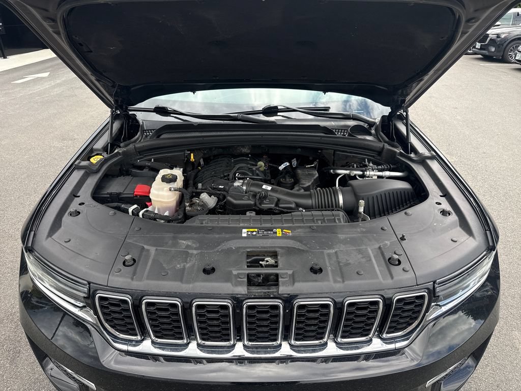 Used 2023 Jeep Grand Cherokee Limited AWD/4WD image 25