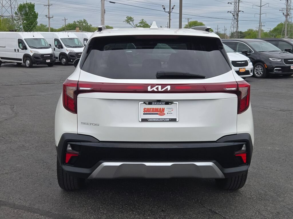 Used 2025 Kia Seltos S FWD image 16