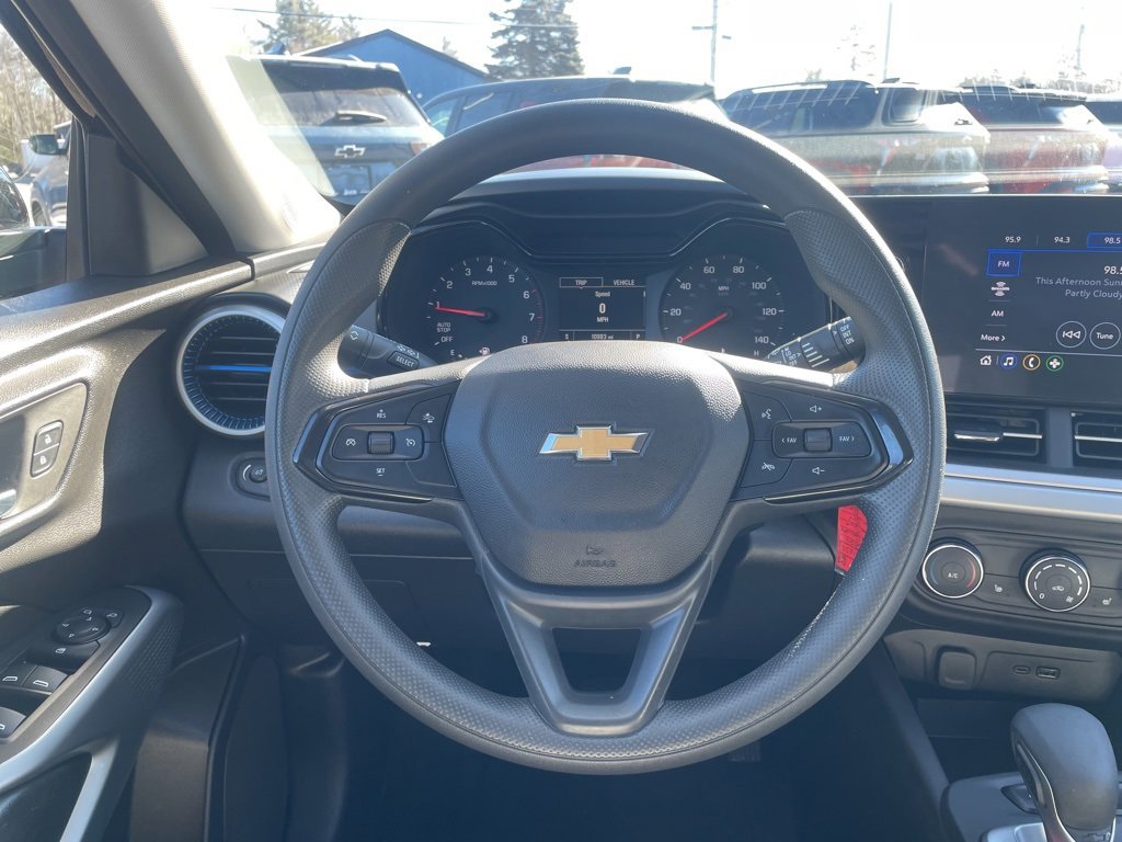 Used 2024 Chevrolet Trax LS w/ LS Convenience Package image 11