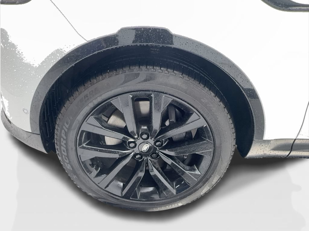 Used 2024 Land Rover Discovery Dynamic SE AWD/4WD image 12