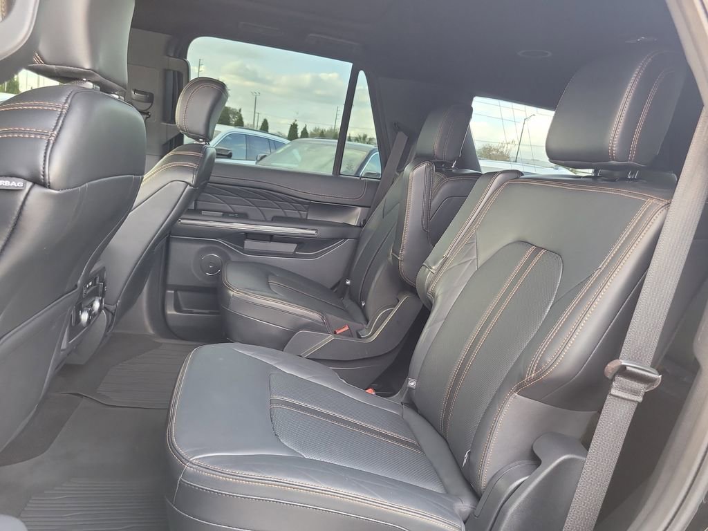 Used 2023 Ford Expedition Platinum image 12