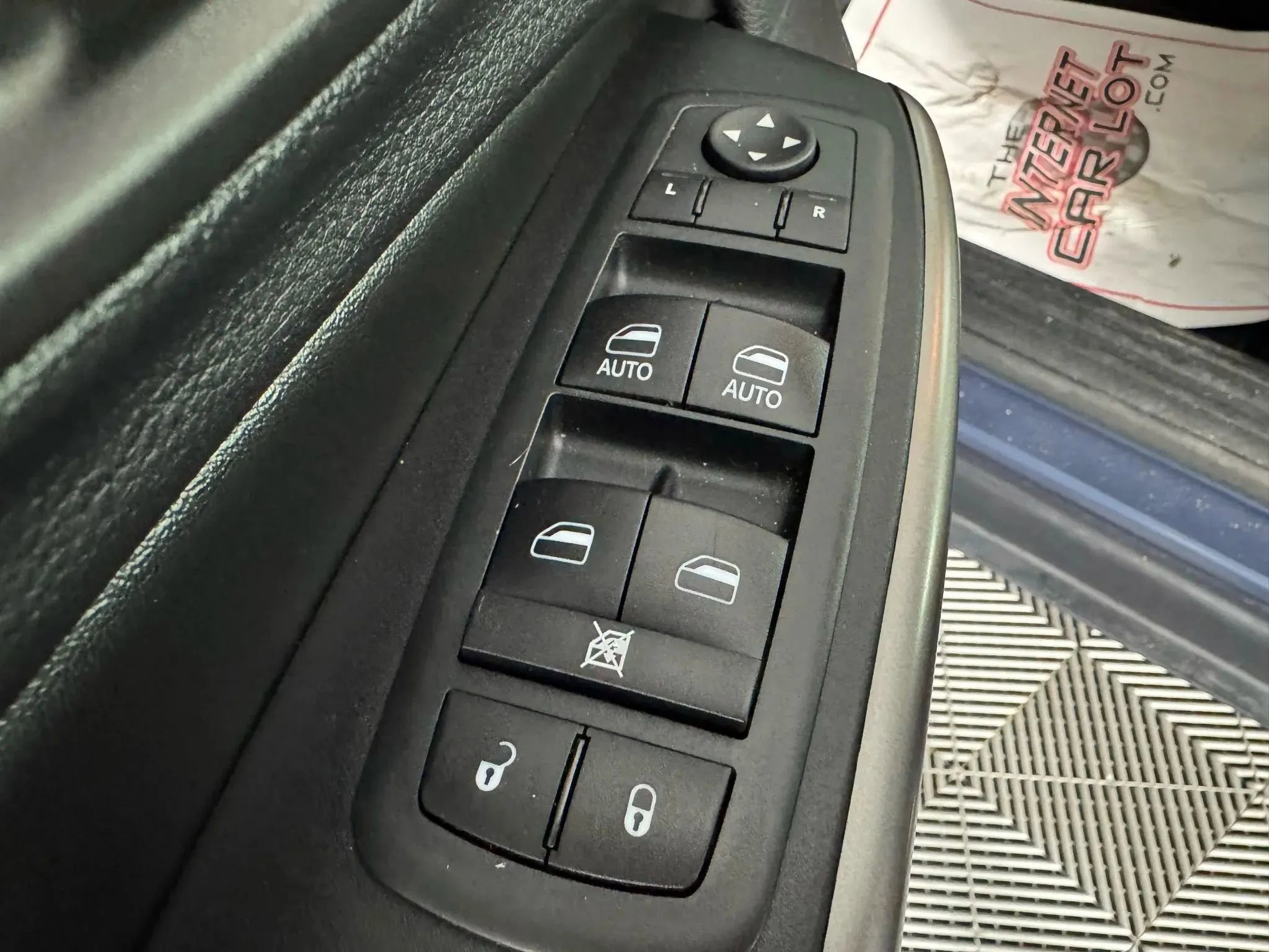 Used 2021 Jeep Cherokee Latitude Lux w/ Comfort/Convenience Group FWD image 39