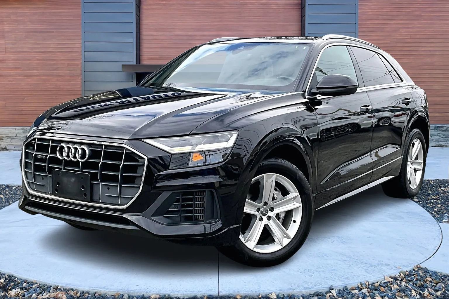 Used 2019 Audi Q8 Premium image 12