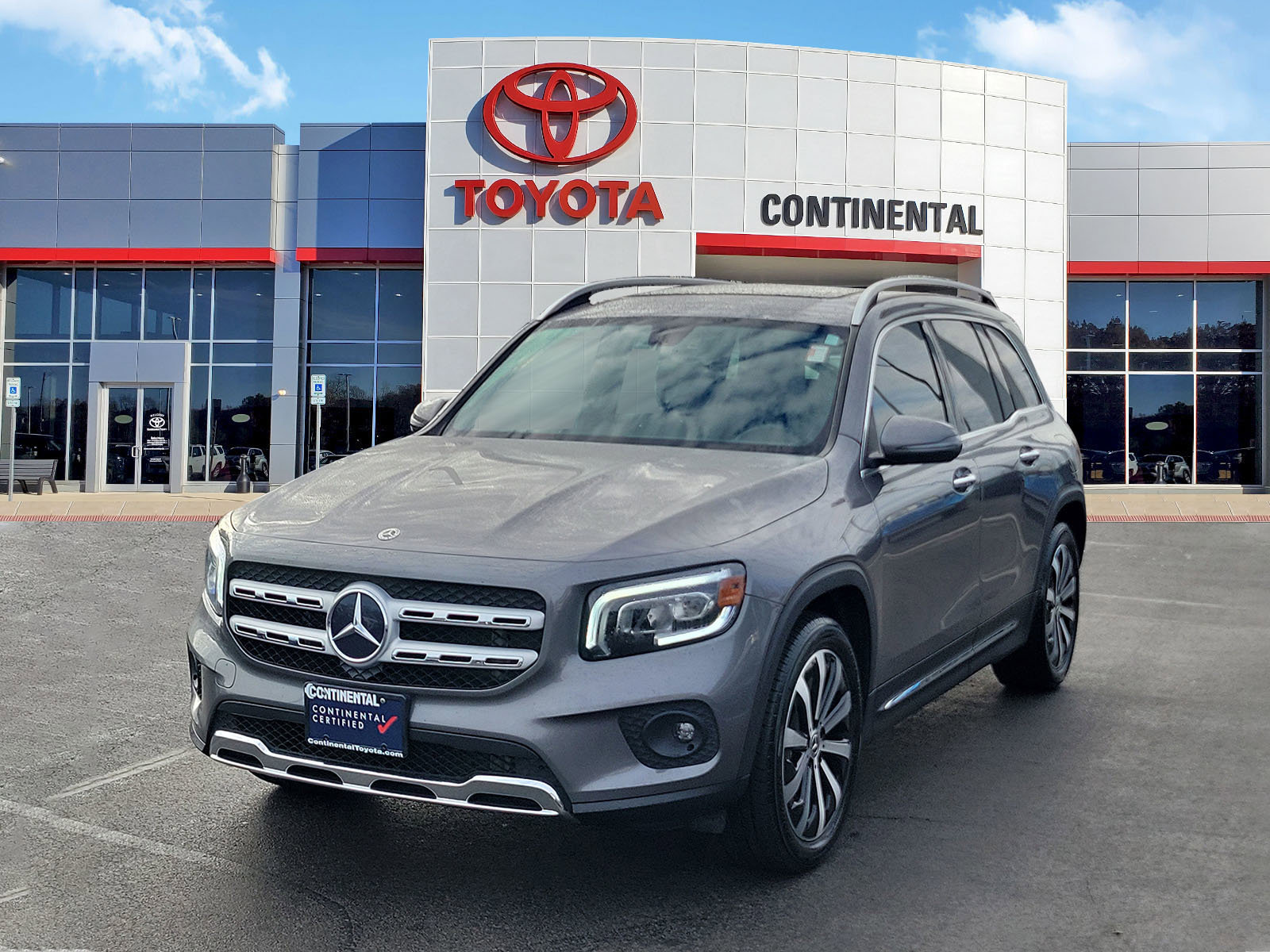 Used 2022 Mercedes-Benz GLB 250 4MATIC image 3