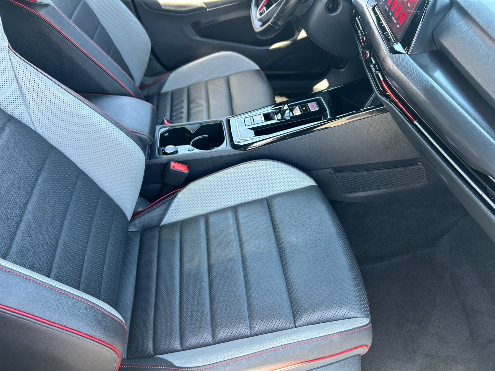 Certified 2024 Volkswagen GTI SE w/ SE Leather Seats Package FWD image 18