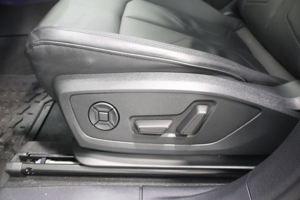 Certified 2023 Audi Q3 2.0T Premium Plus w/ Premium Plus Package AWD/4WD image 14
