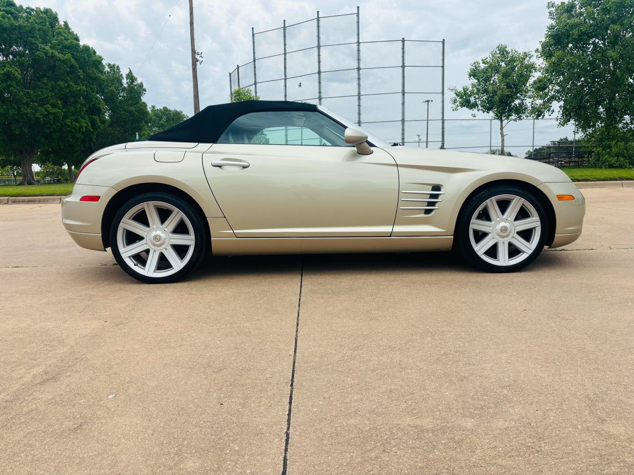 Used 2006 Chrysler Crossfire Limited RWD image 22