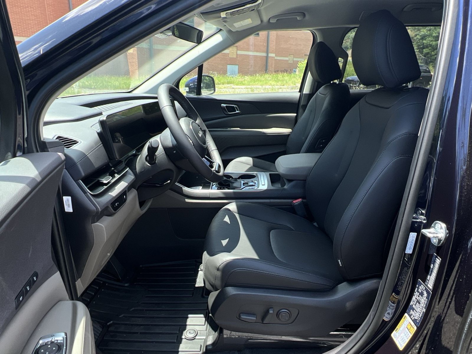 New 2026 Kia Carnival EX FWD image 18